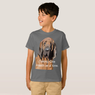 Camiseta Respirando Uma Respiração de Cada Vez Bloodhound