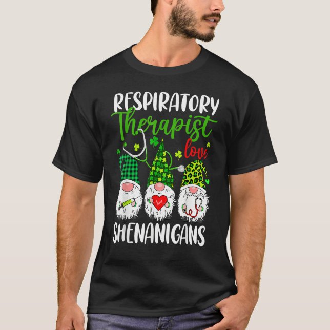 Camiseta Respiratory Therapist Love Shenanigans Gnome St Pa (Frente)