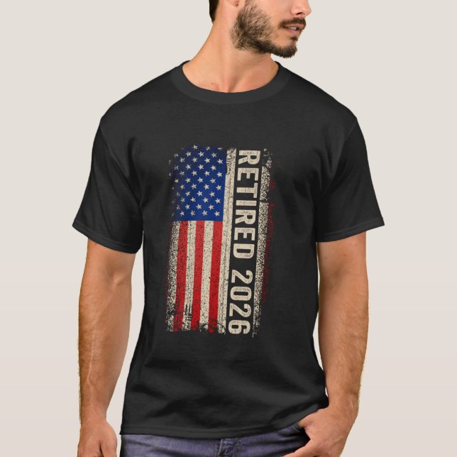Camiseta Retired 2026 Not My Problem Anymore American Flag  (Frente)