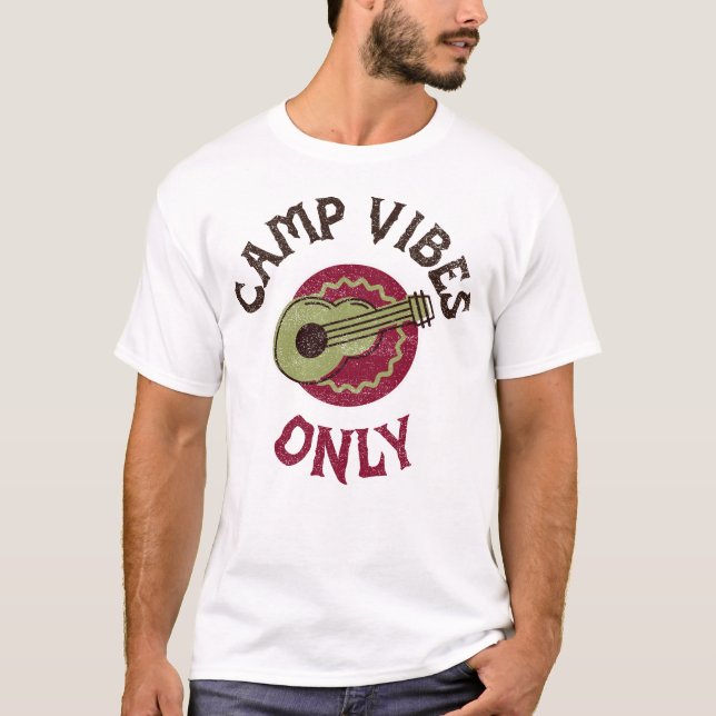 Camiseta Retiro de Acampamento Camp Vibes Only (Frente)