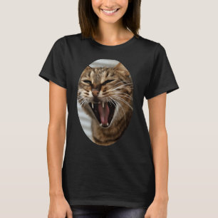 Camiseta Retrato Artístico de Gato Malhado Bocejando 3