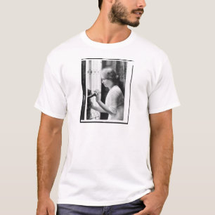 Camiseta Retrato das plantas molhando de Helen Keller