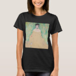 Camiseta Retrato de Amalie Zuckerkandl por Gustav Klimt<br><div class="desc">O retrato inacabado de Amalie Zuckerkandl (1917), de Gustav Klimt, é um retrato de arte, simbolismo vitoriano, da era vitoriana, que apresenta uma mulher sentada com os braços dobrados em sua direção e fora do vestido de ombro que flui até o chão. Os críticos de arte predizem que esta peça...</div>