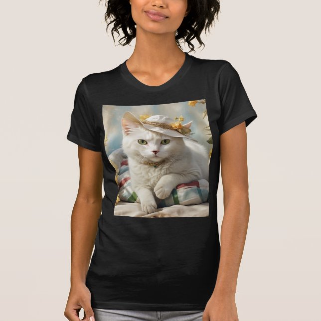 Camiseta Retrato de um gato num chapéu. (Frente)