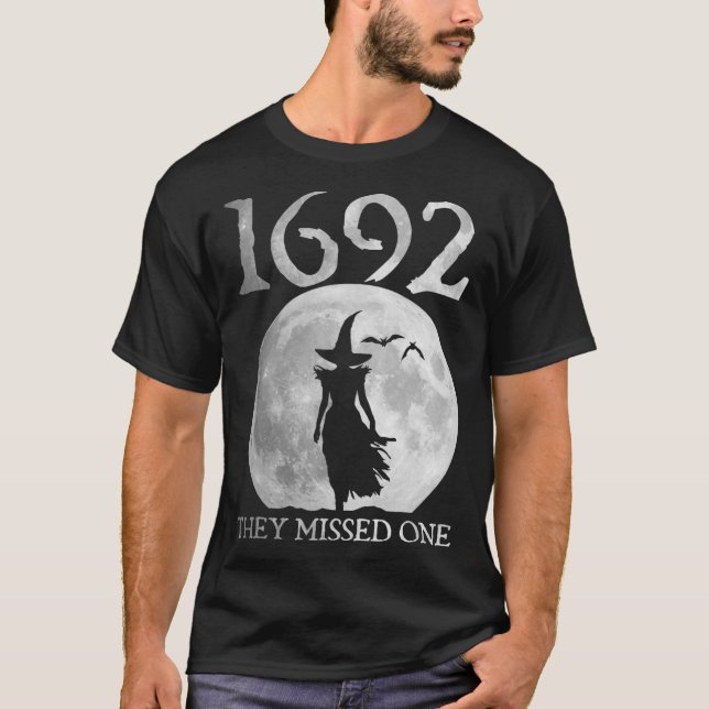 Camiseta Retro 1692 Perderam Um Salem De Bruxa 1692 Hallow (Frente)