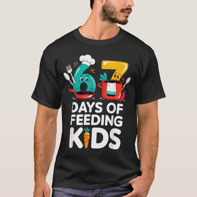 Camiseta Retro 67 Days Of Feeding Kids Lunch Lady Cafeteria (Frente)