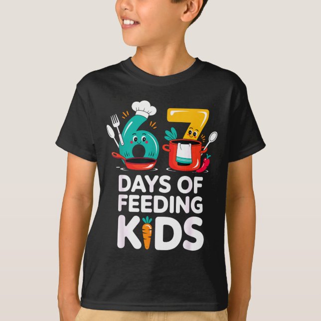 Camiseta Retro 67 Days Of Feeding Kids Lunch Lady Cafeteria (Frente)