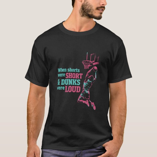 Camiseta Retro 80s Style Basketball Dunk Illustration (Frente)