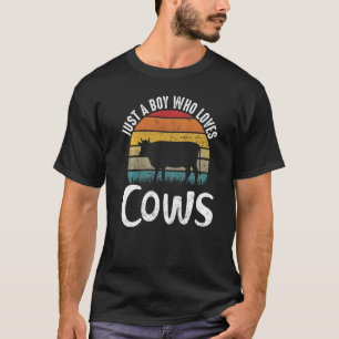Camiseta Retrô Apenas Um Menino Que Ama Vacas Fazendeiro Ag