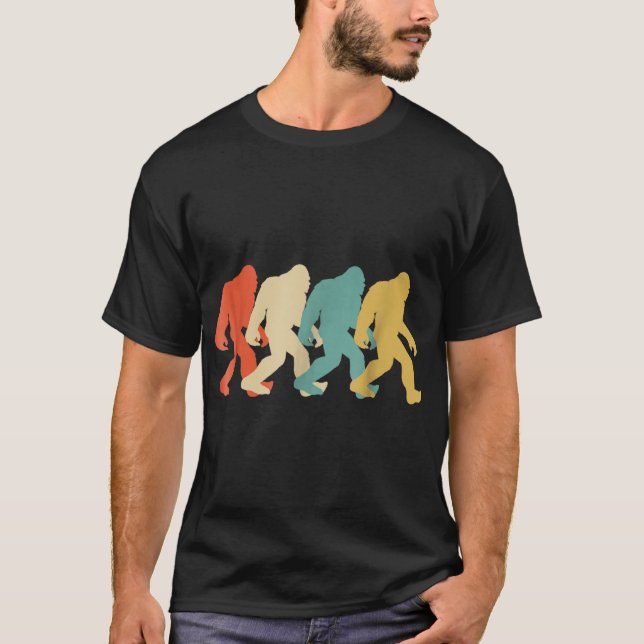 Camiseta Retro Bigfoot Walking Silhouette Design (Frente)