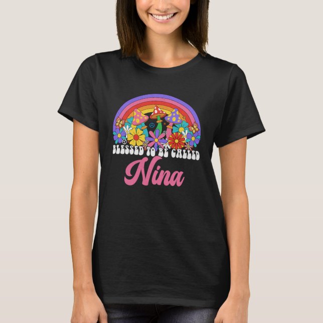 Camiseta Retro Blessed To Be Called Nina Rainbow Groovy Hip (Frente)