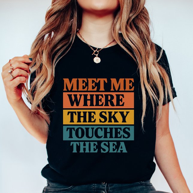 Camiseta Retro Block “Sky Touches the Sea”, Summer Vacation (Criador carregado)