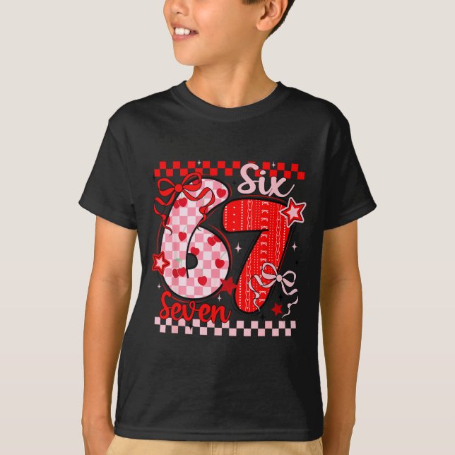 Camiseta Retro Checkered Valentine Six Seven Meme 67 Viral  (Frente)