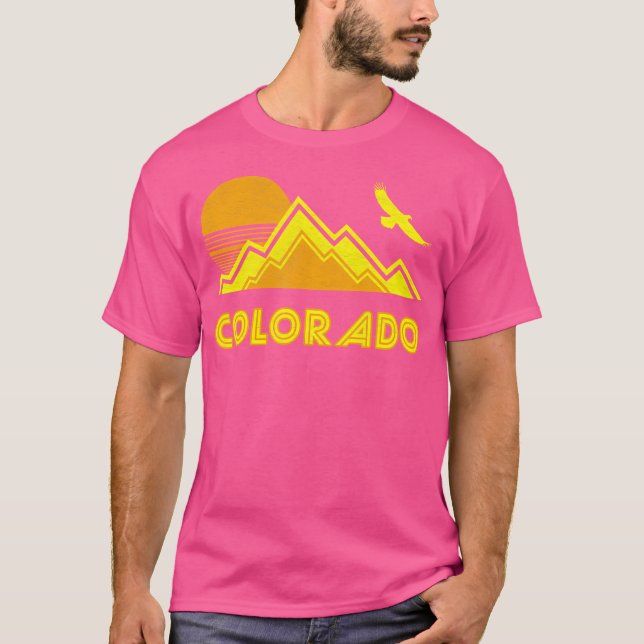 Camiseta Retro Colorado - Colchete em Desconforto (Frente)