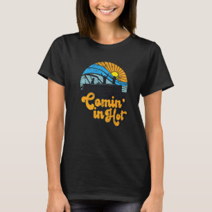 Camiseta Retro Composto Em Barco De Ponto Quente No Lago Po