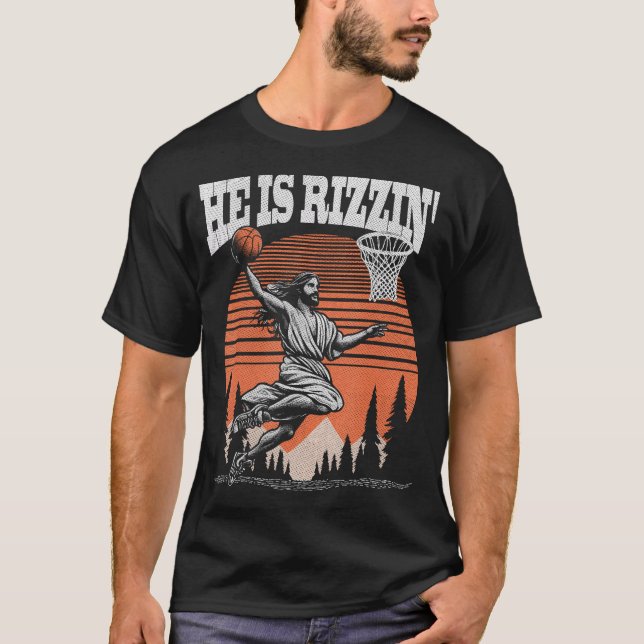 Camiseta Retro Engraçado Ele É Rizzie Páscoa Cristã Brincan (Frente)