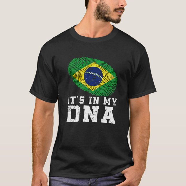 Camiseta Retro Está no Meu DNA Brasil Bandeira Patriótica (Frente)