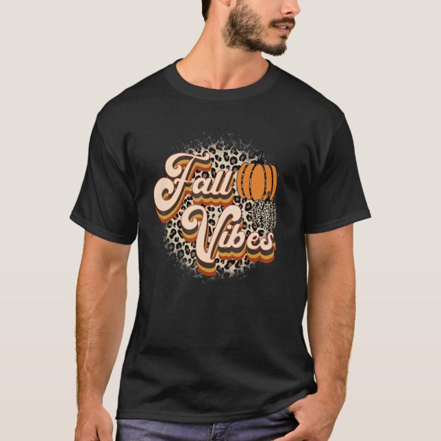 Camiseta Retro Fall Vibes Leopard Pumpkin Happy Thanksgivin (Frente)
