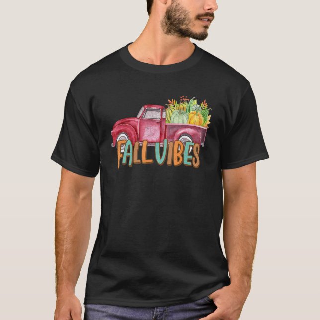 Camiseta Retro Fall Vibes Pumpkin Truck  Autumn Thanksgivin (Frente)