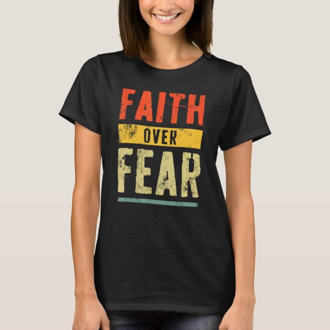 Camiseta Retro Fé Sobre o Medo Cristão (Frente)