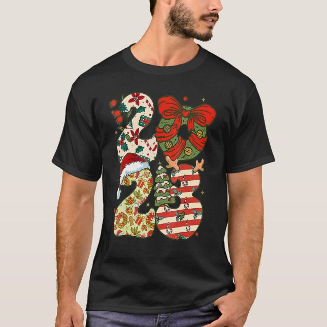 Camiseta Retro Groovy Christmas 2023 New Year Cute Family M (Frente)