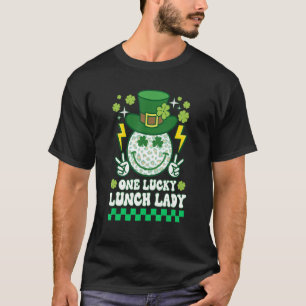 Camiseta Retro Groovy Dia de São Patrício Shamrock One Luck