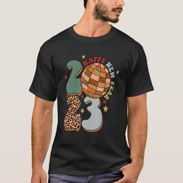 Camiseta Retro Groovy Disco Ball Adeus 2022 Happy New Yea (Frente)