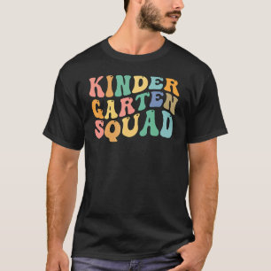 Camiseta Retro Groovy Kindergarten Crew Kinder Squad Teache