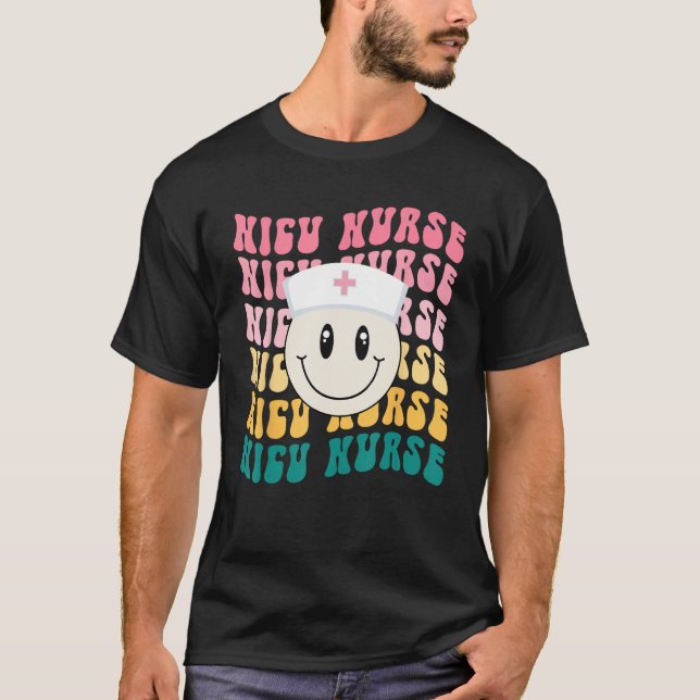 Camiseta Retro Groovy NICU Nurse (Frente)