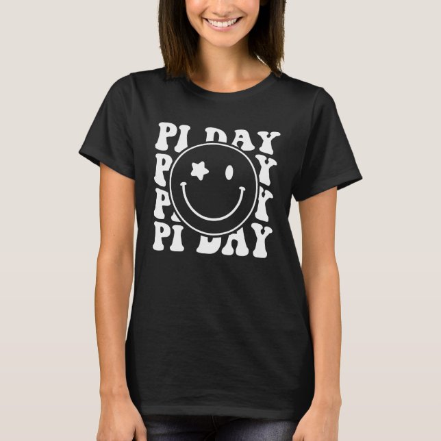 Camiseta Retro Groovy Pi Day 3 14 Pi Symbol Science Math Te (Frente)