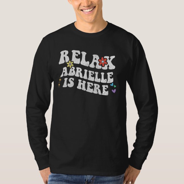 Camiseta Retro Groovy Relax ABRIELLE está aqui, mãe engraça (Frente)