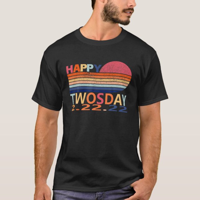 Camiseta Retro Happy Twosday 2022 fevereiro Segundo 22-22-2 (Frente)