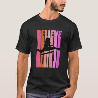 Camiseta Retro Hurdling Athletic Female Womens Girls Motiva