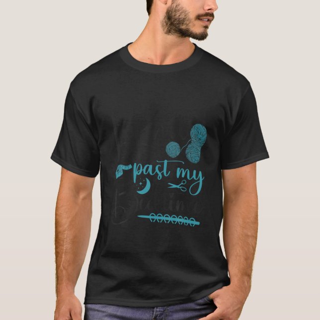 Camiseta Retro I Knen Past My Bedtime Sewing Knitter Quilti (Frente)
