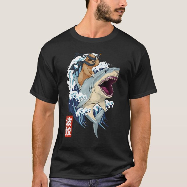 Camiseta Retro Japonês Samurai Sloth Shark Vintage Kanagaw (Frente)