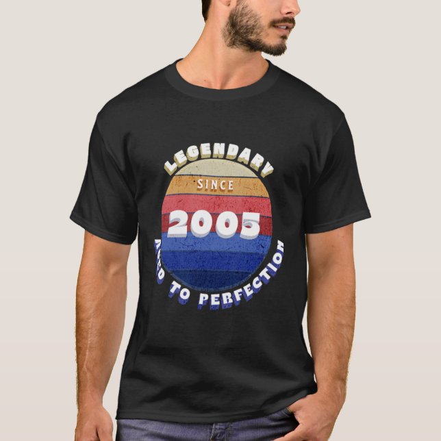 Camiseta Retro Lendária Desde 2005 (Frente)