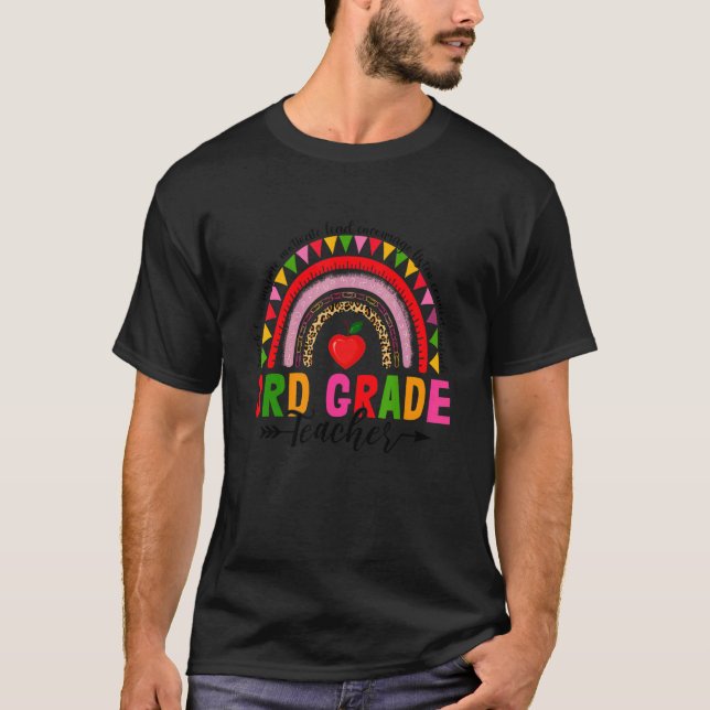 Camiseta Retro Leopard Rainbow 3rd Grade Teacher Back To Sc (Frente)