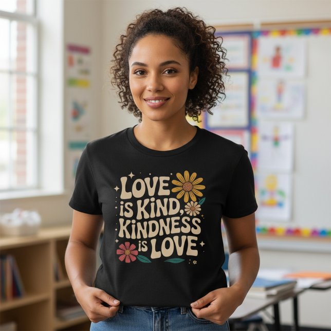 Camiseta Retro Love Is Kind Kindness Is Love Boho Floral (Criador carregado)