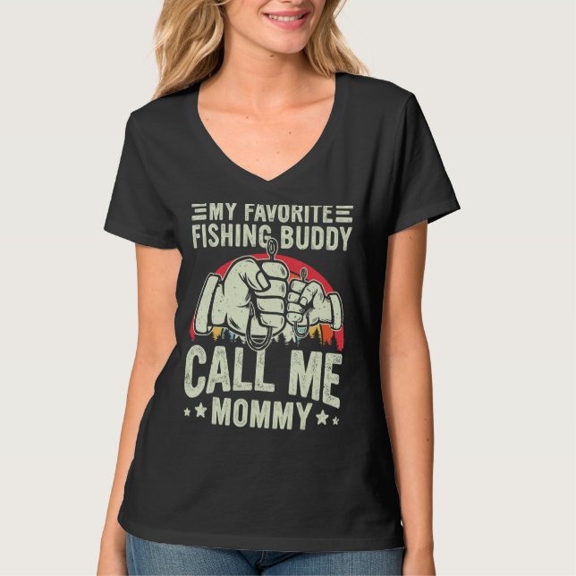 Camiseta Retro My Favorite Fishing Buddy Call Me Mommy Fish (Frente)