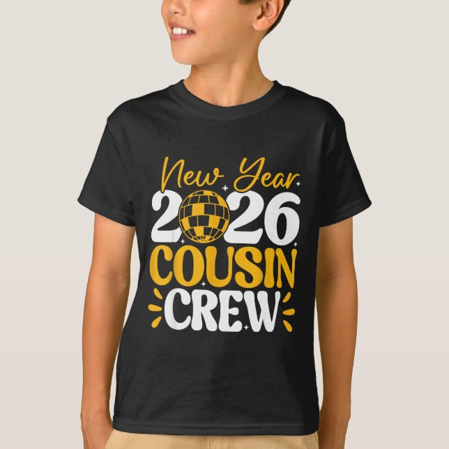 Camiseta Retro New Year 2026 Cousin Crew New Years Eve Nye  (Frente)