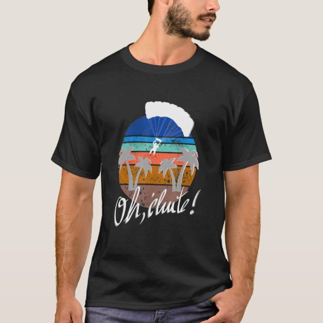 Camiseta Retro Paraglider Voando sobre o Nascer das Montanh (Frente)