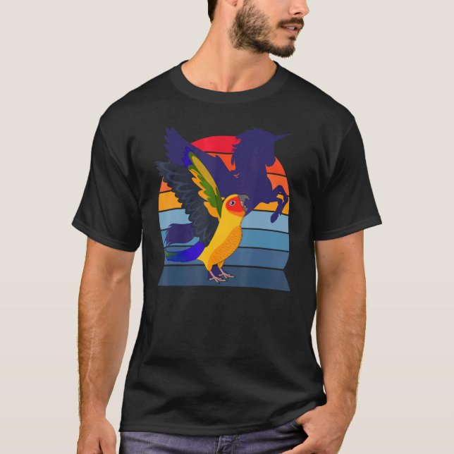 Camiseta Retro Parrot I Winged Unicorn I Screaming Sun Conu (Frente)