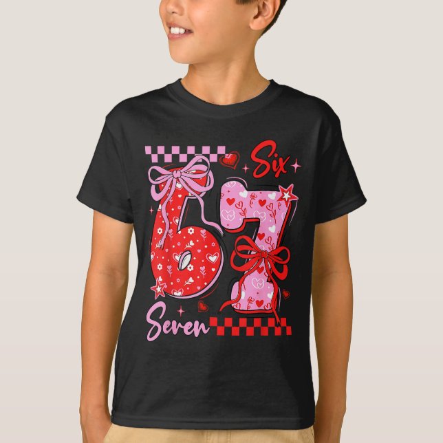 Camiseta Retro Preppy Coquette Laço 6 7 Seis Sete Amor Vale (Frente)