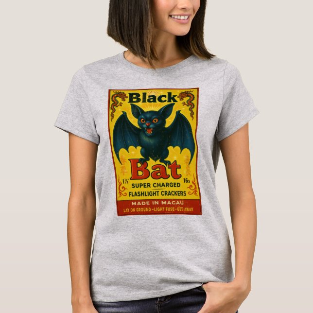 Camiseta Retro Preta do Morcego de Macau Firecrack (Frente)