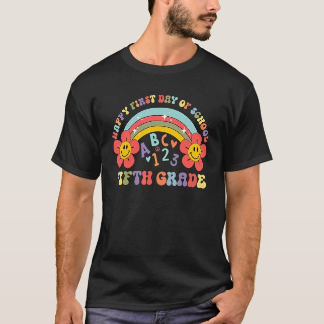Camiseta Retro Rainbow Happy Primeiro Dia do Quinto Formand (Frente)