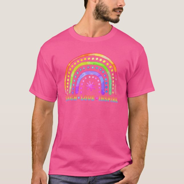 Camiseta Retro Rainbow Teach Love Inspira De Volta À Escola (Frente)