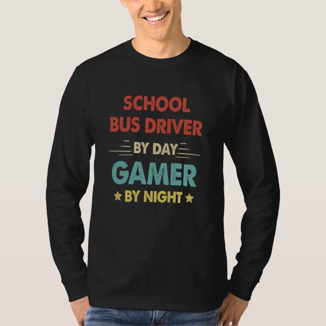Camiseta Retro School Bus Driver By Day Gamer By Night (Frente)
