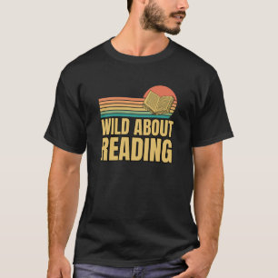 Camiseta Retrô Selvagem Sobre A Leitura Do Professor De Vol