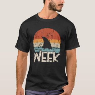 Camiseta Retro Shark Fin Week 2024 Shark Lover Ocean Wildli