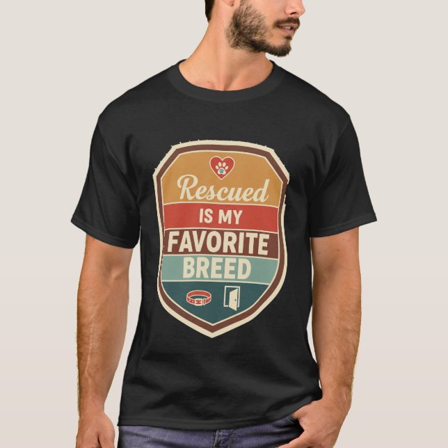 Camiseta Retro Shield Resgatado É Minha Adoção De Cão De Ra (Frente)